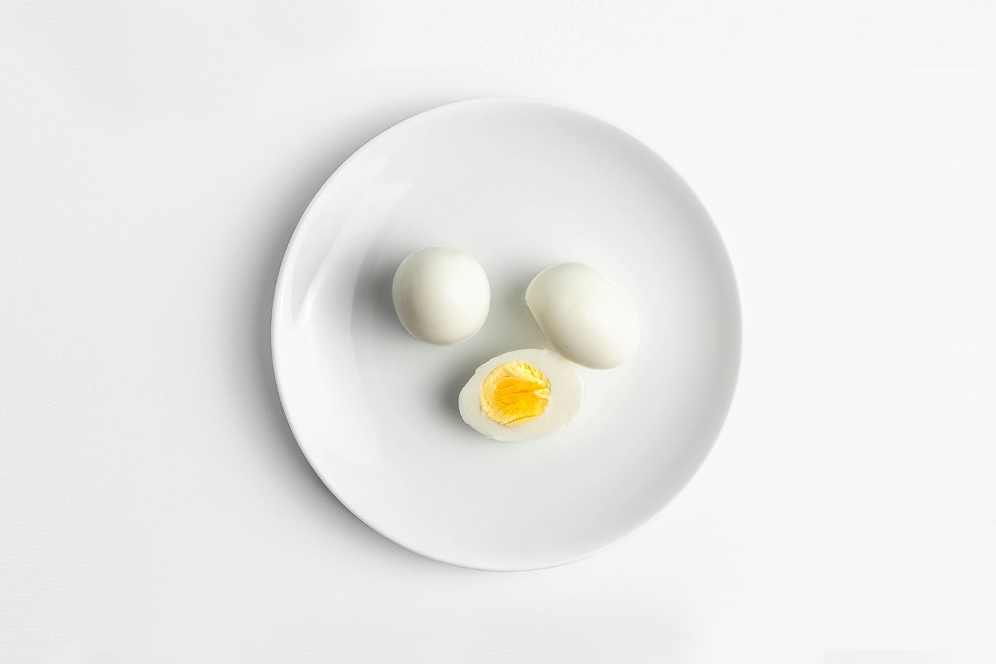 Peeled Hard Boiled Eggs Product Image